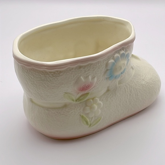Vintage, Japan, ceramic baby shoe planter,  anthropomorphic flowers/butterfly:)) - Picture 3 of 13